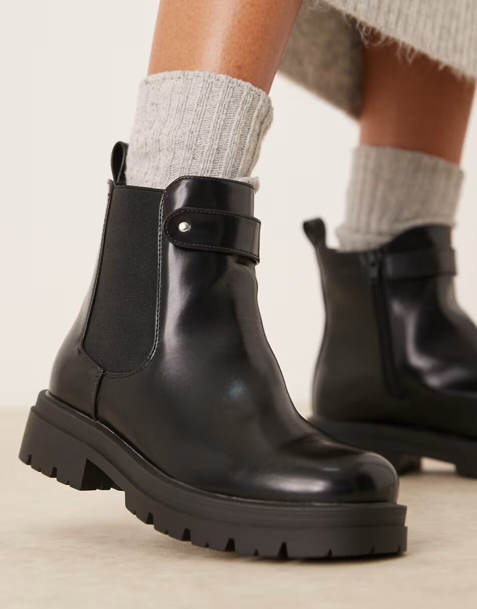 Glamorous Chunky Black Chelsea Boots