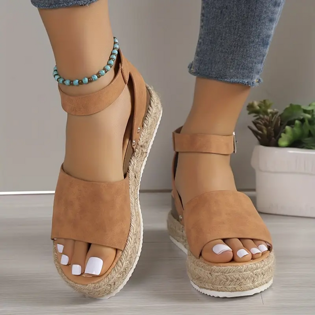 Adjustable Buckle sandals