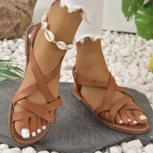 Sandalias clásicas de piel con tiras