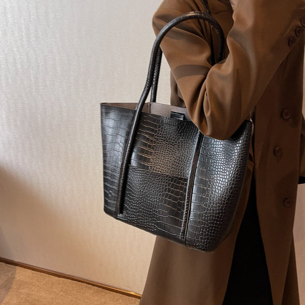 Advanced Soft Leather Tote Bag with Large Capacity and Textured Shoulder Design