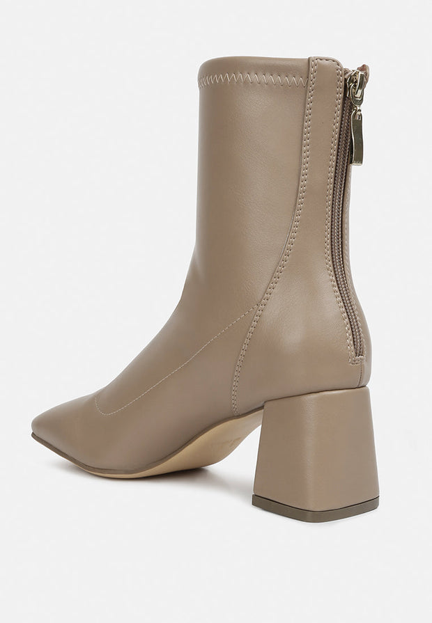 Hera Runaway Classic Ankle Boots-2