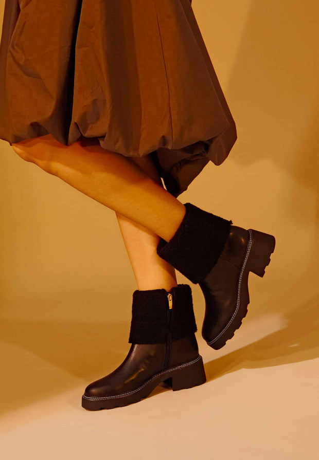 Mangará Andira Ankle Boots - Stylish Shearling Detail-3